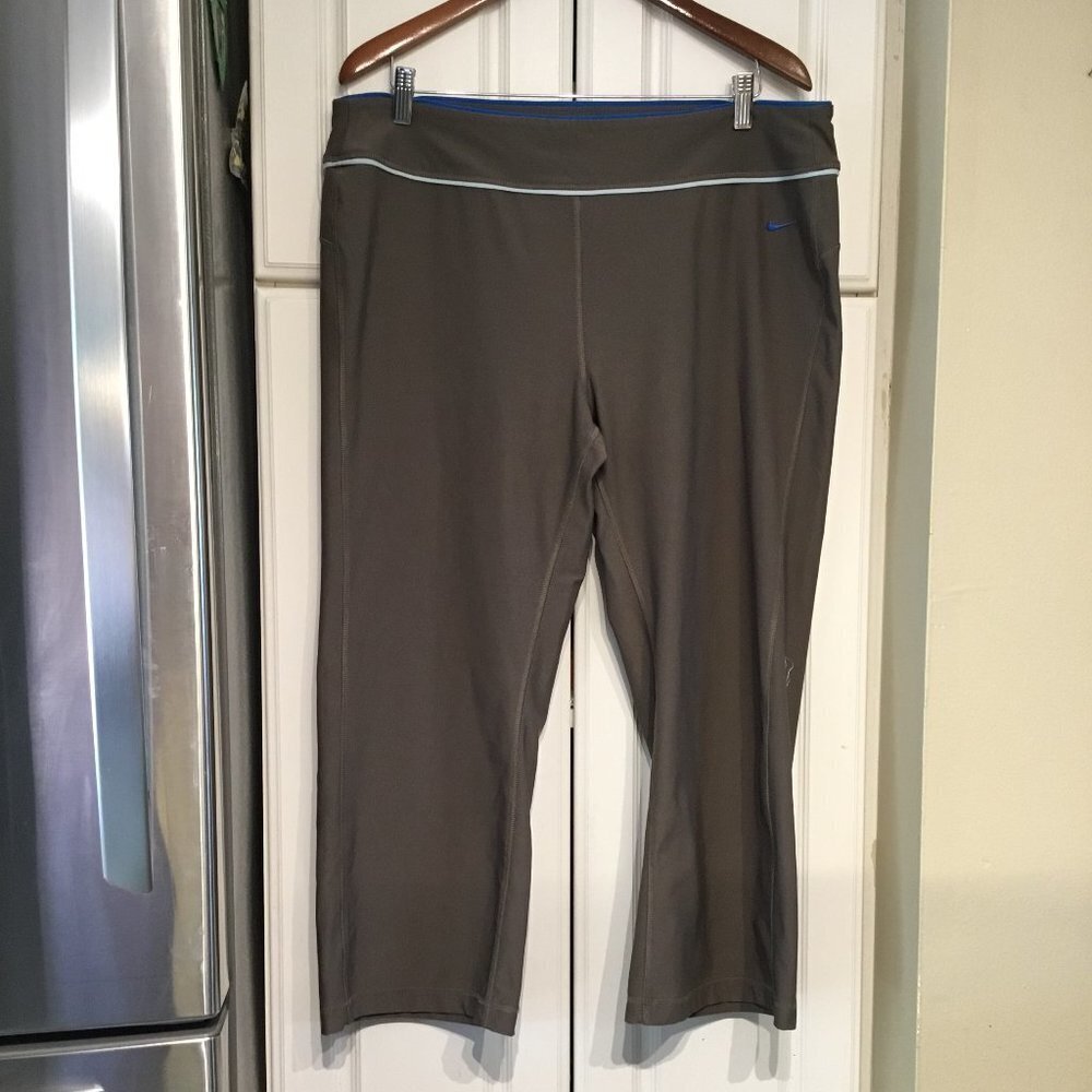 Nike Fit Dry Tan Athletic Crop Pants Size XXL